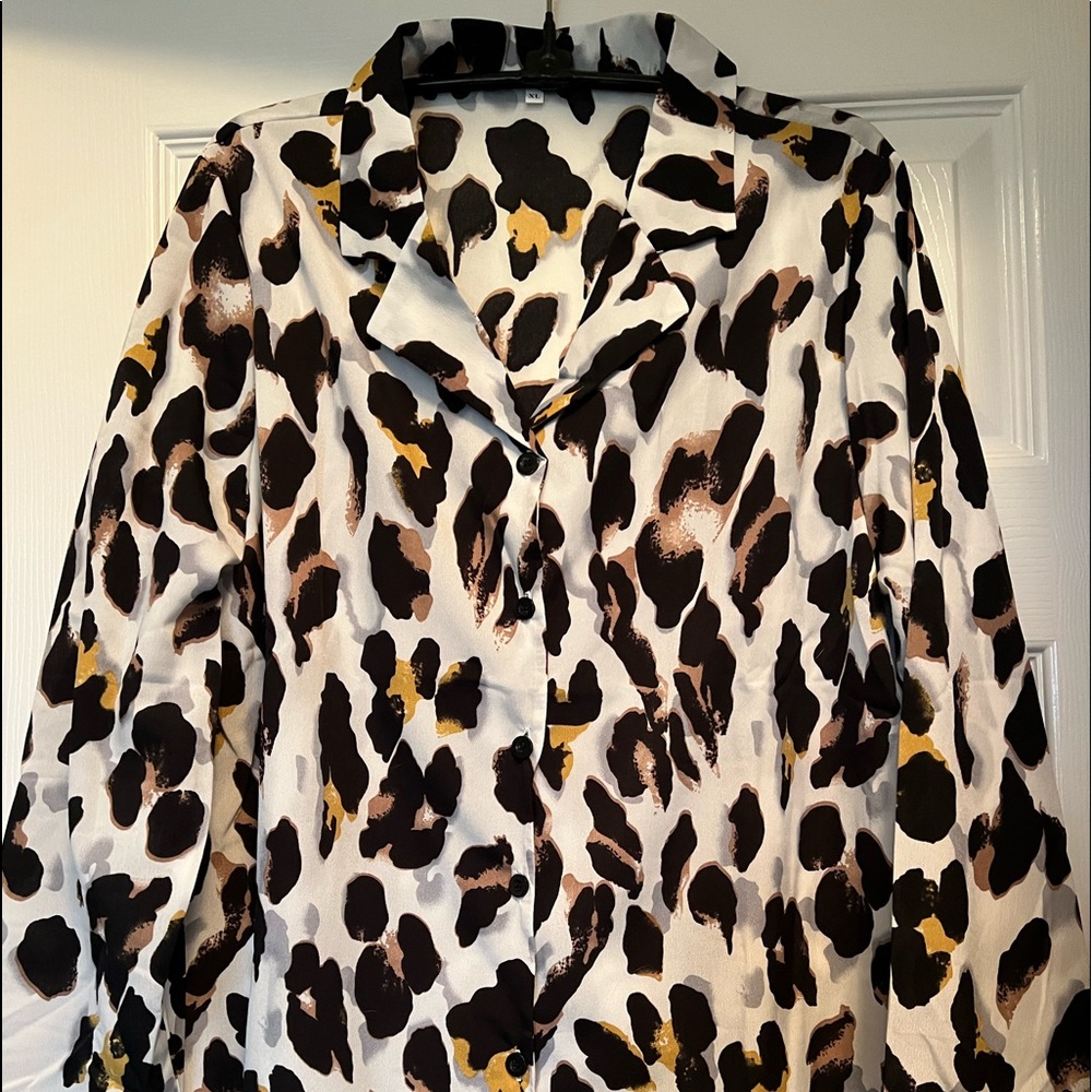XL blouse. Never worn